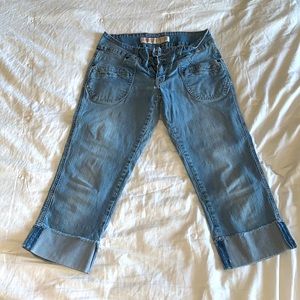 MOSSIMO SUPPLY CO. Light Blue Denim Capri Pants